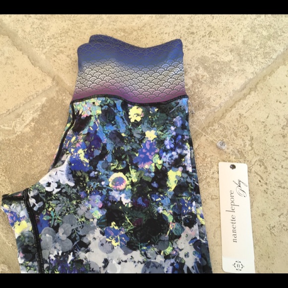 Nanette Lepore Ditsy Daisy Print Workout Pants - Picture 4 of 5
